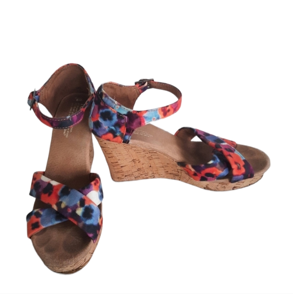 Toms Vibrant Orange and Blue Wedges